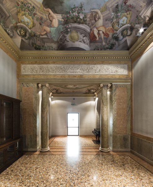 Palazzo Marescotti Brazzetti, Sala alcova