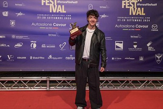 Lorenzo Sicuranza premiato al Ferrara Film Festival  per il Miglior Cortometraggio Emilia Romagna